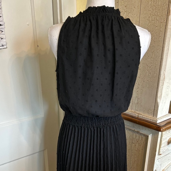 Pretty Garden Black Midi Dress - Picture 10 of 14